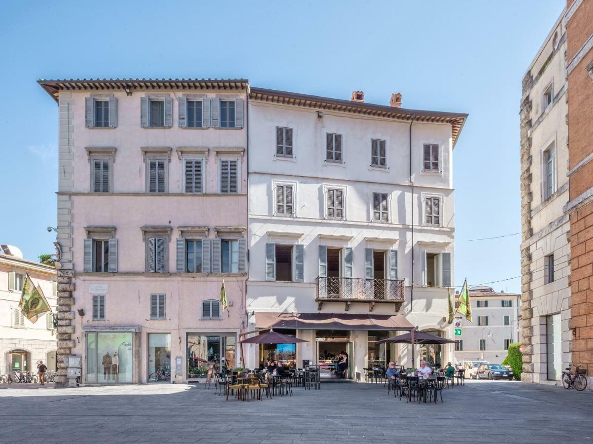 Appartement La Residenza In Piazza Grande à Foligno Extérieur photo